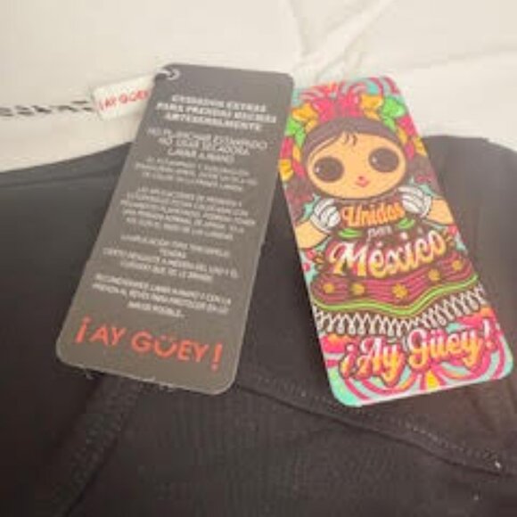 ¡Ay Güey! Graphic T-Shirt  “Yo ❤️ México” Neon Letters | Black | WMS XL NWT - Picture 9 of 10